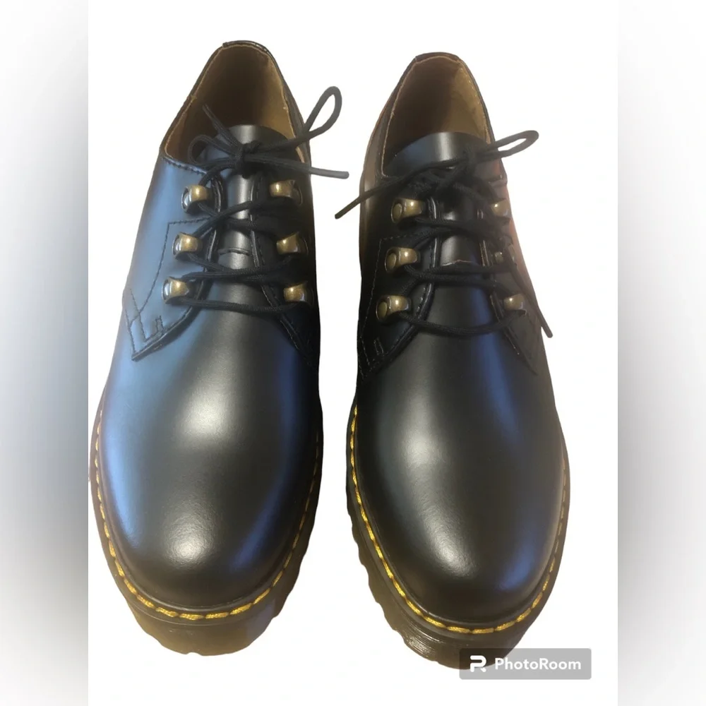 Dr.Martens Leona Lug Sole Platform Derby